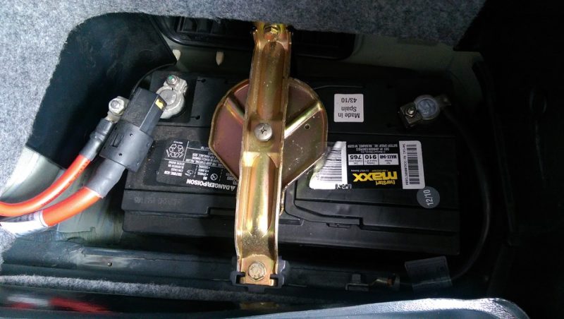 BMW E46 M3 Battery Replacement.