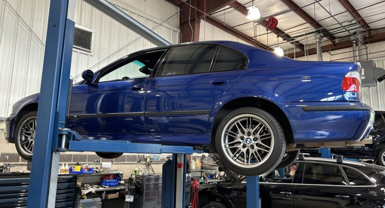 E39 M5 Differential Fluid and Halogen Bulbs